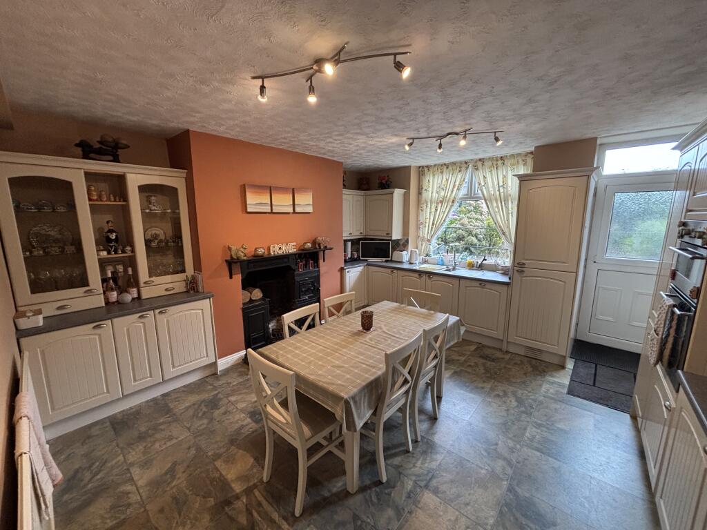 House in Bradford - View 5