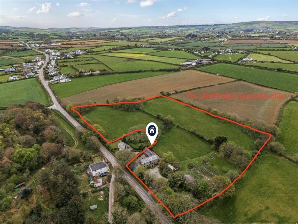 5-bed house on Barn conversion set within generous grounds, Crowntown, £833,000
