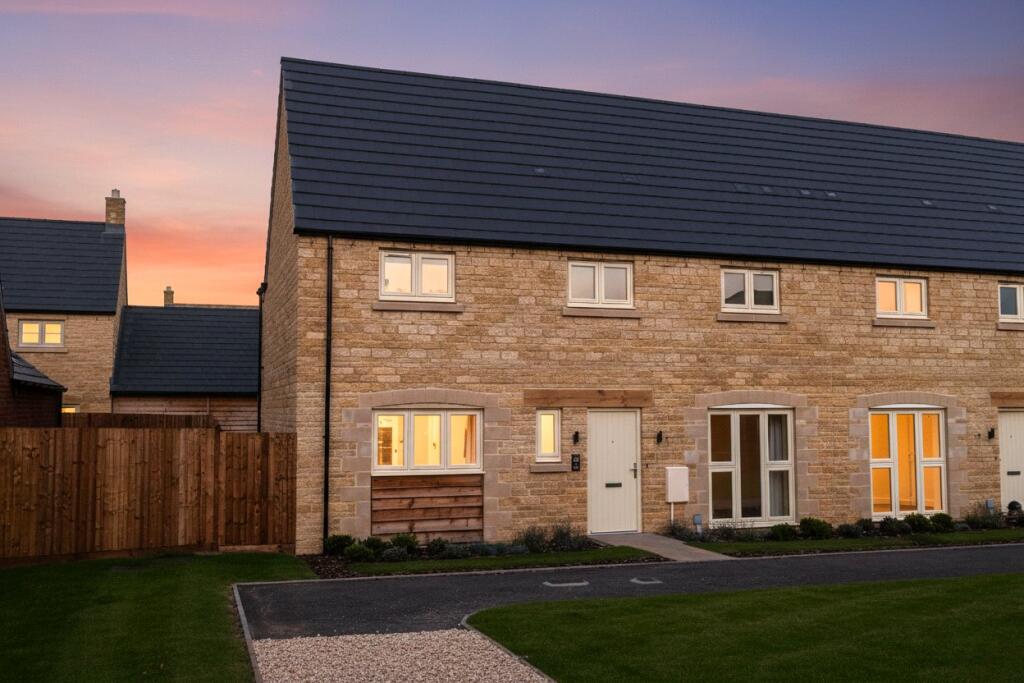 Main image of property: 59 Ellenbrook, Stow Road, Moreton-In-Marsh, Gloucestershire, GL56