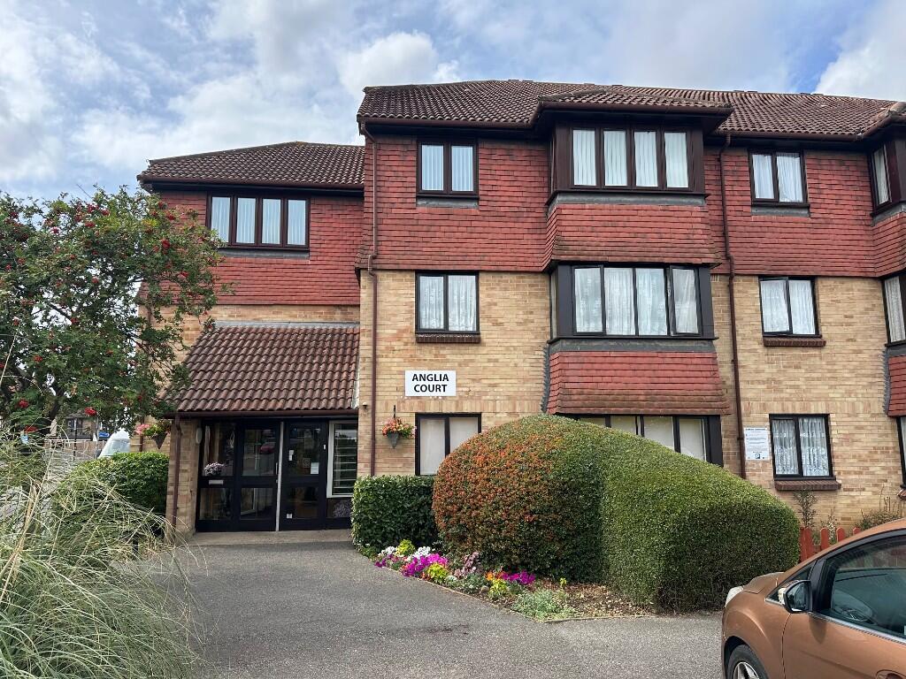 1-bed house on Spring Close, Dagenham, London, RM8, £90,000