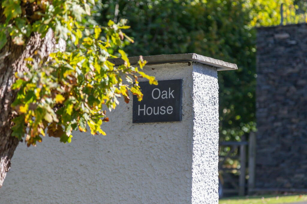 Oak House, Langdale Cresent, Windermere, The Lake District, LA23 2HE photo 2