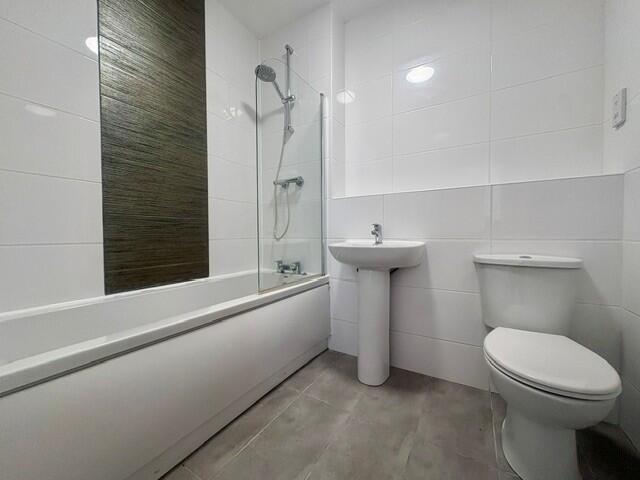 Apartment in Swindon, Railway Village, Town Centre - View 4
