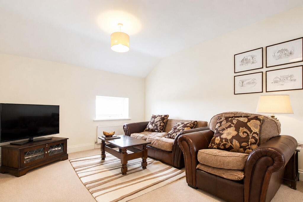 Apartment in East Hertfordshire, Ware - More