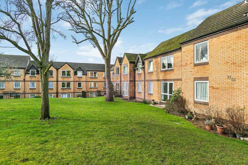 Main image of property: Kings Head Hill, CHINGFORD, E4