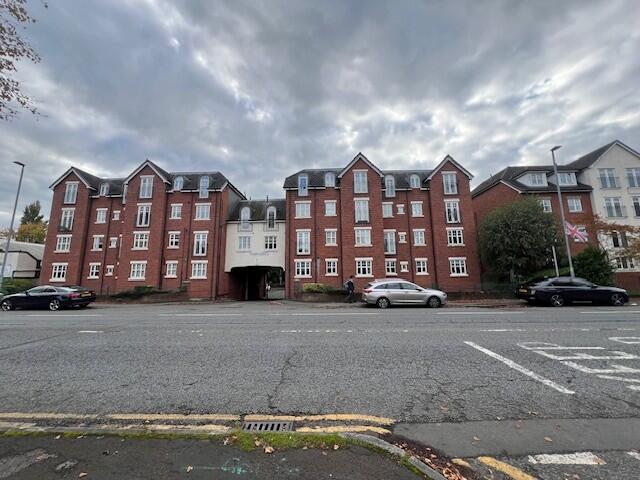 2-bed flat on Apartment 5, Parkgate Court, Wilderspool Causeway, Warrington, Cheshire WA4 6LA, £75,000