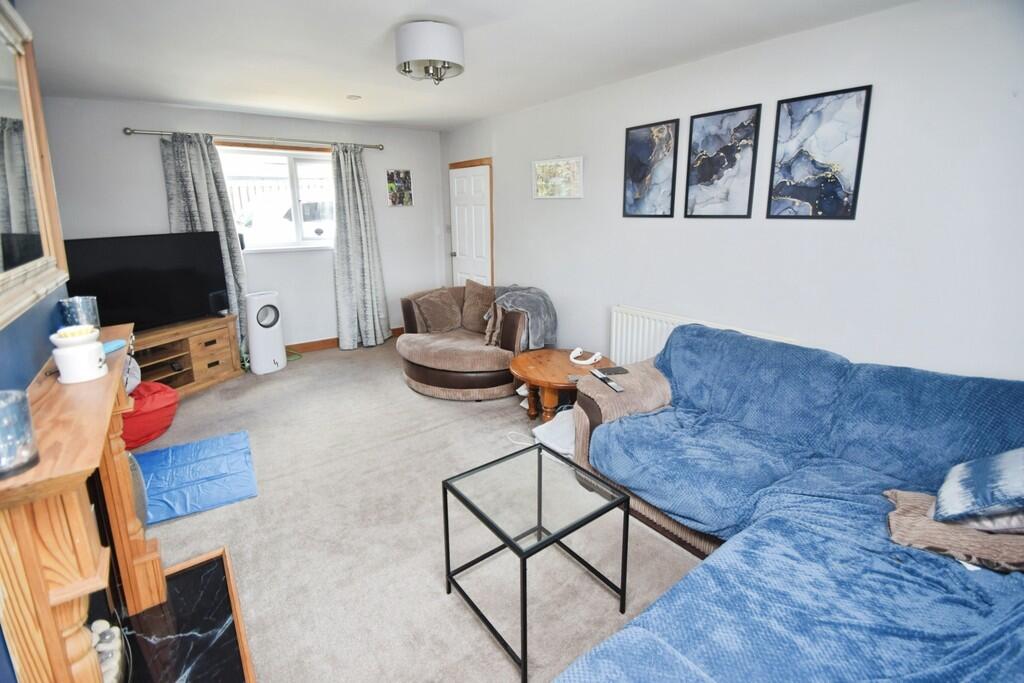 House in Bradford, West Yorkshire - View 3