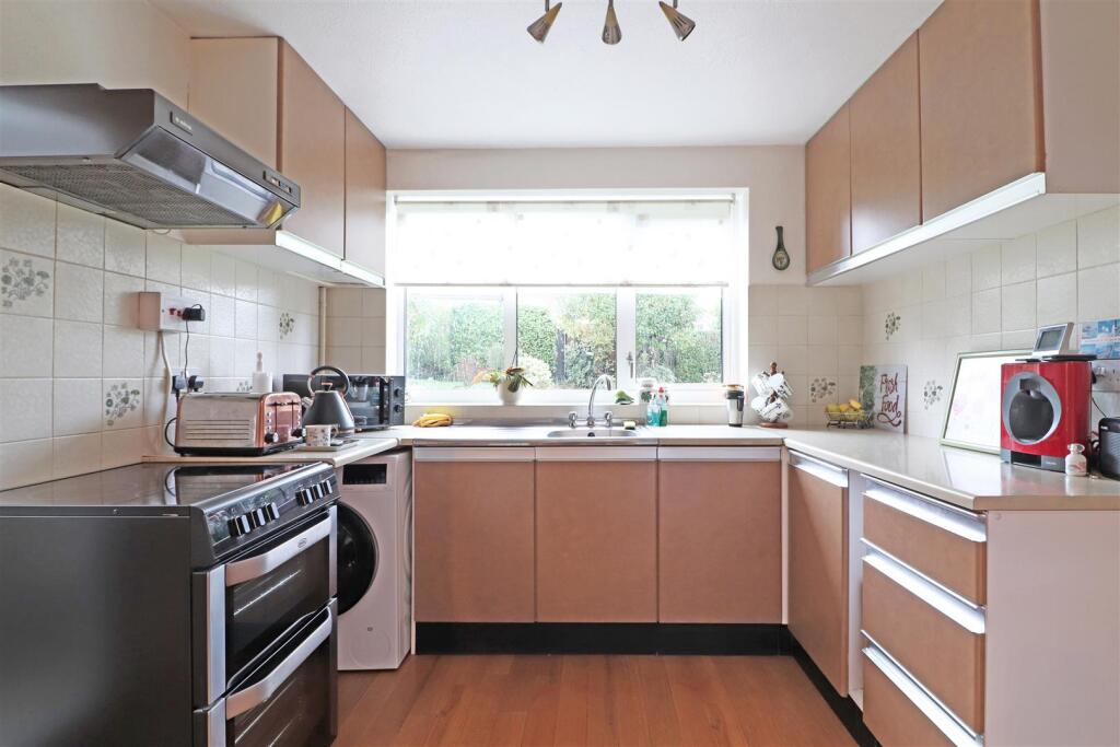 Daneshill, Redhill photo 4