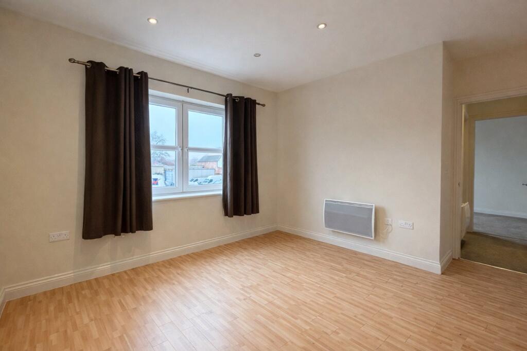 Apartment in Bristol, Kingswood - View 4