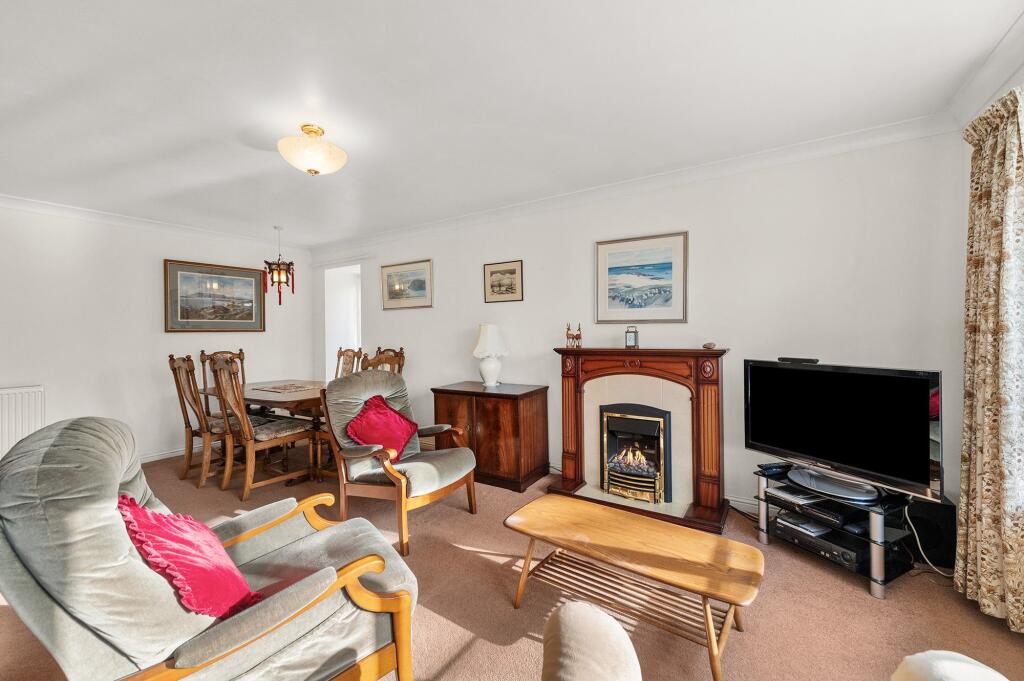Apartment in Stirling - View 4