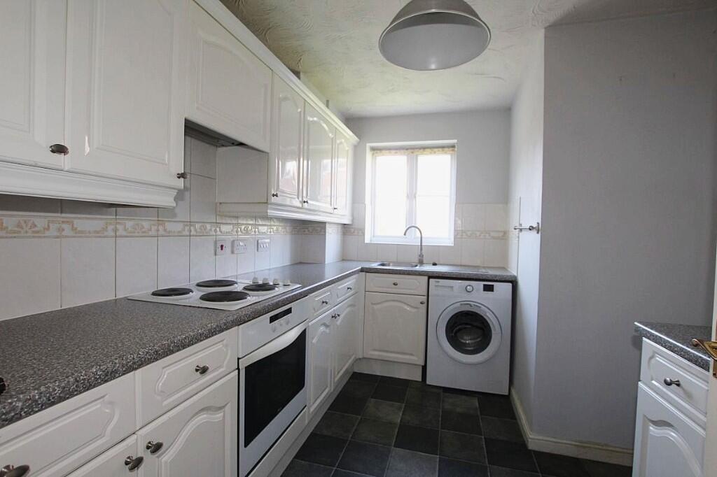 Manor Farm Close, Haverhill, Suffolk, CB9 photo 2