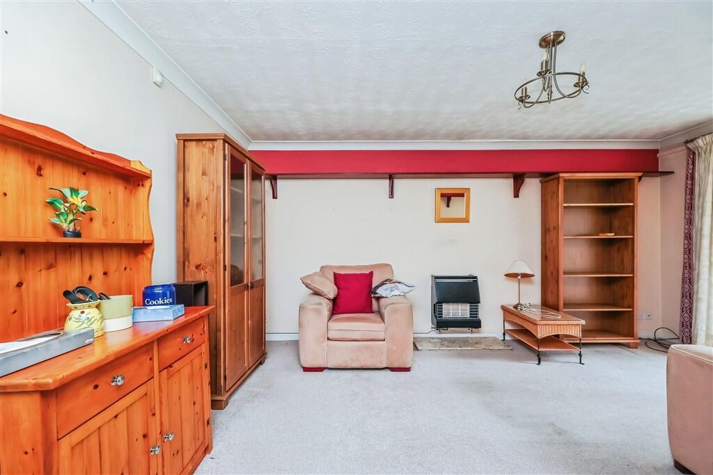 House in Broxtowe, Eastwood - View 5