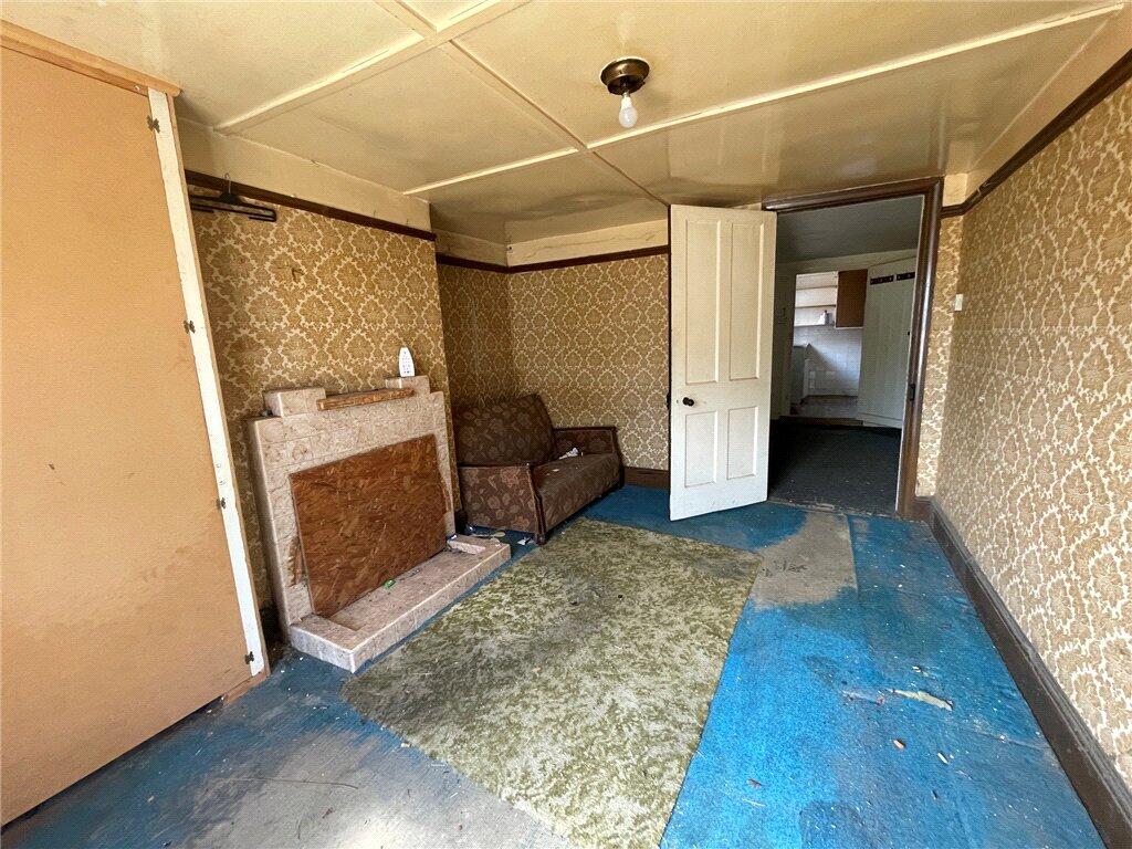 House in Luton - View 2