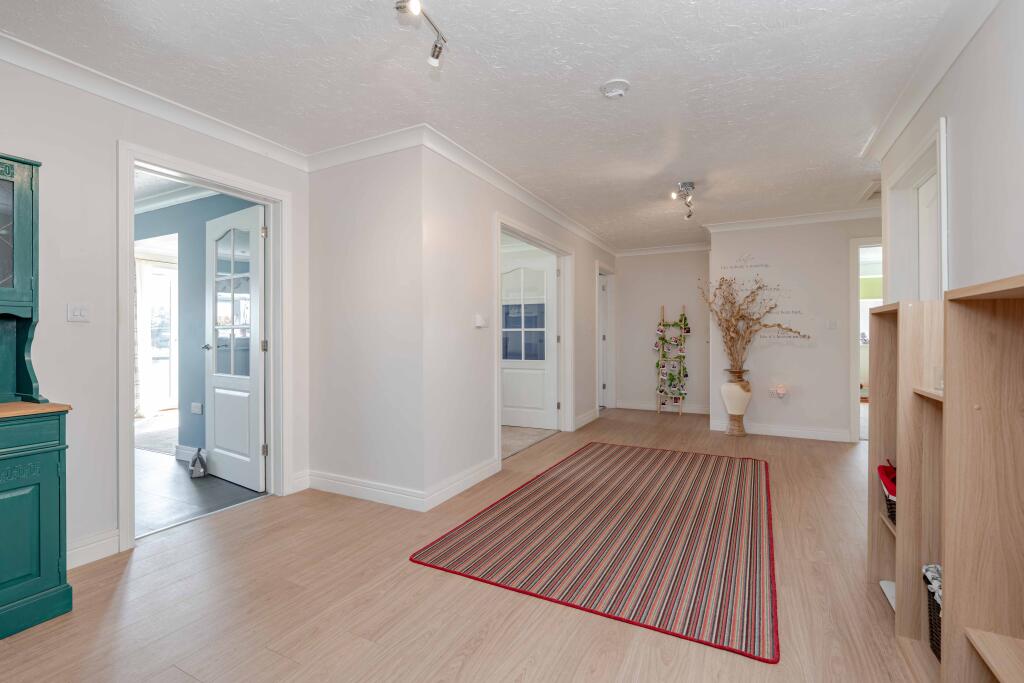 House in South Holland, Weston - View 5