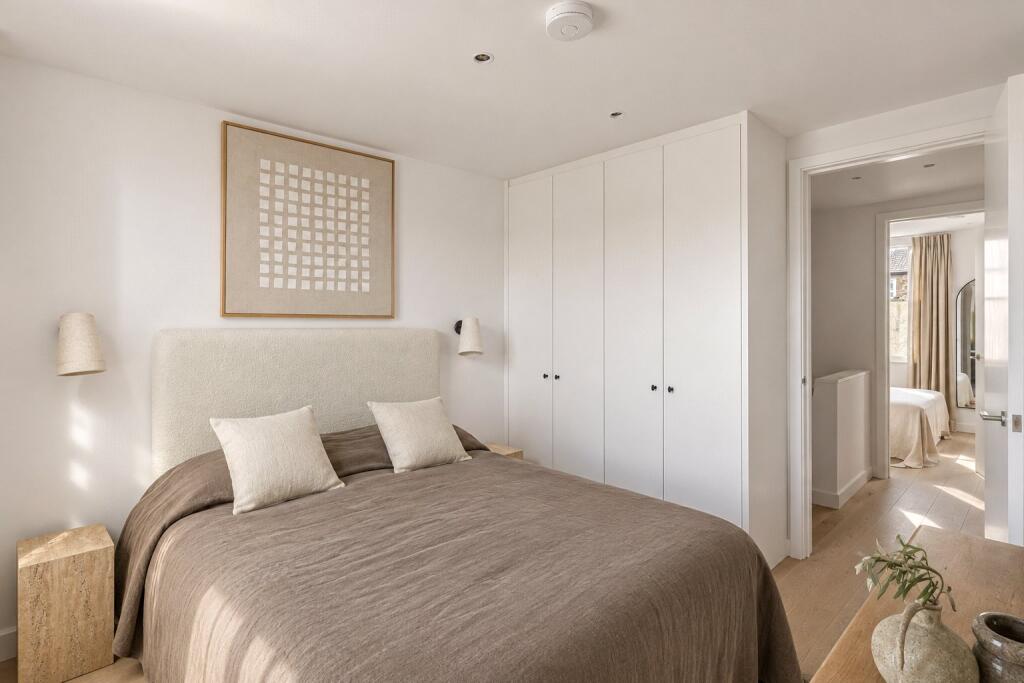Apartment in London - View 5