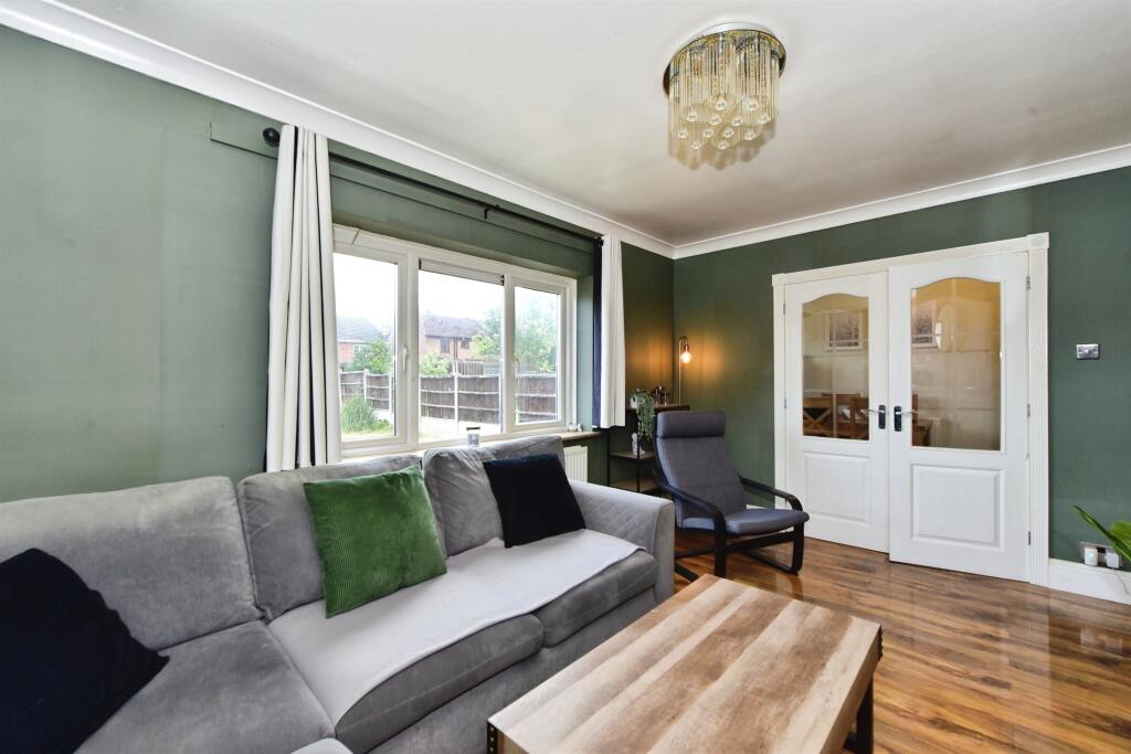 Delves Avenue, Hackenthorpe, Sheffield photo 4