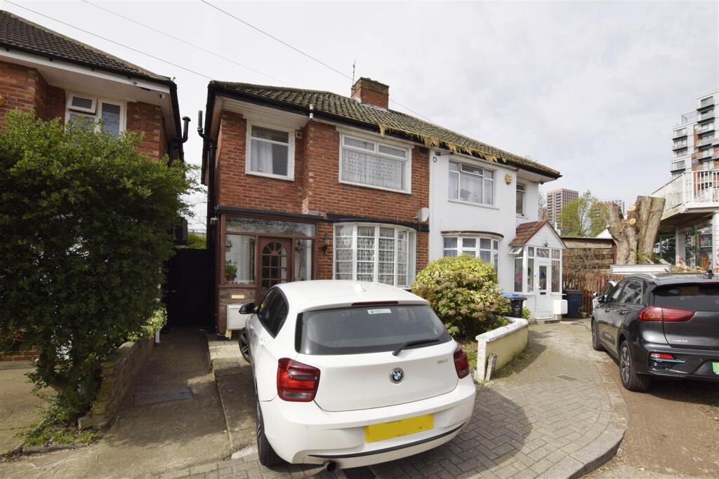 House in London, Alperton - View 2