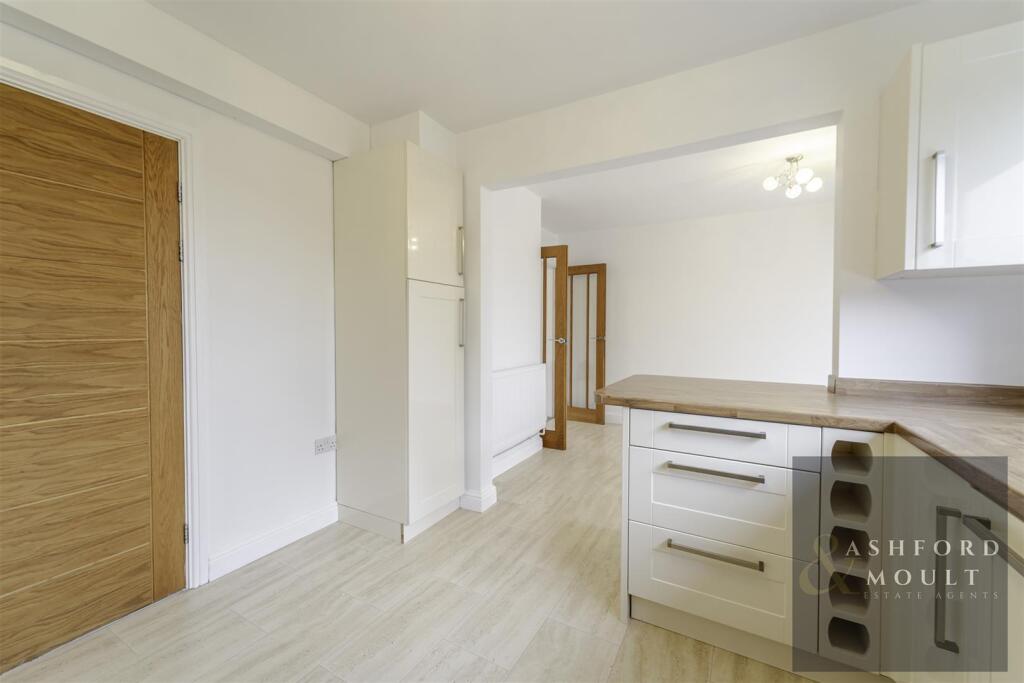 House in Mansfield, Warsop - More