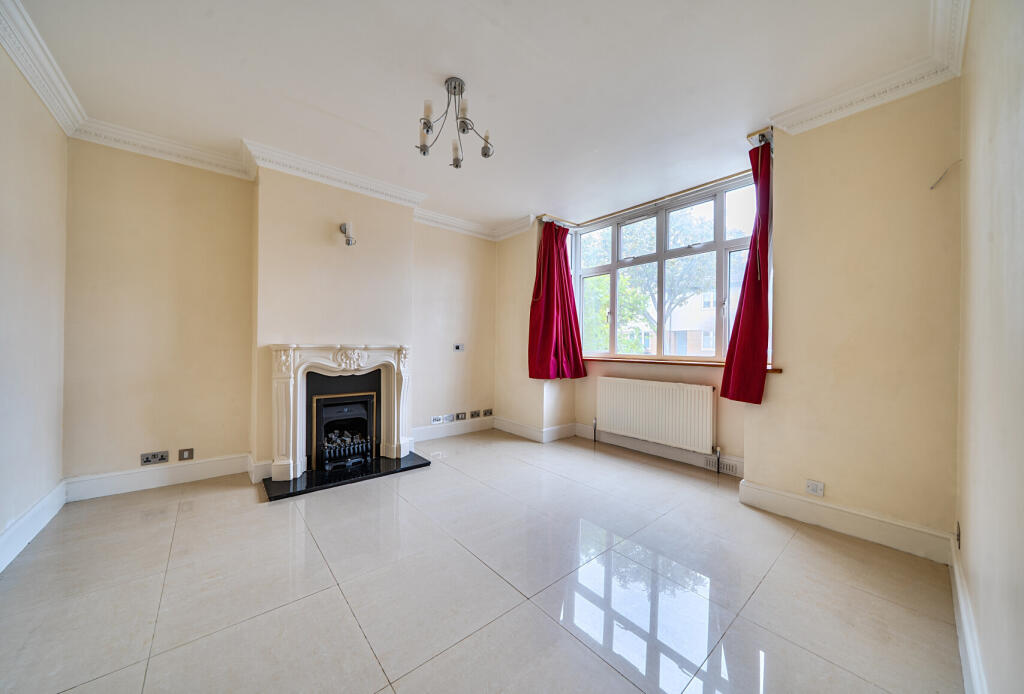 House in London - View 5