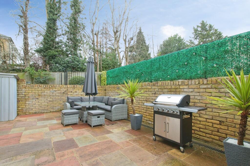 Apartment in Bromley - View 4