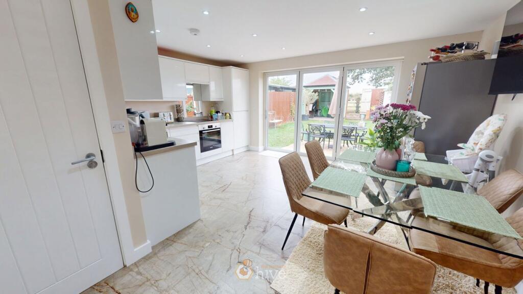 House in Doncaster, Cantley - View 2