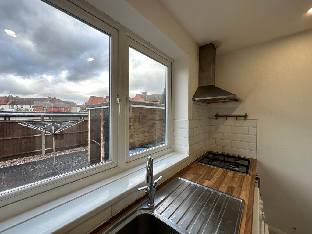 2 bedroom maisonette for rent