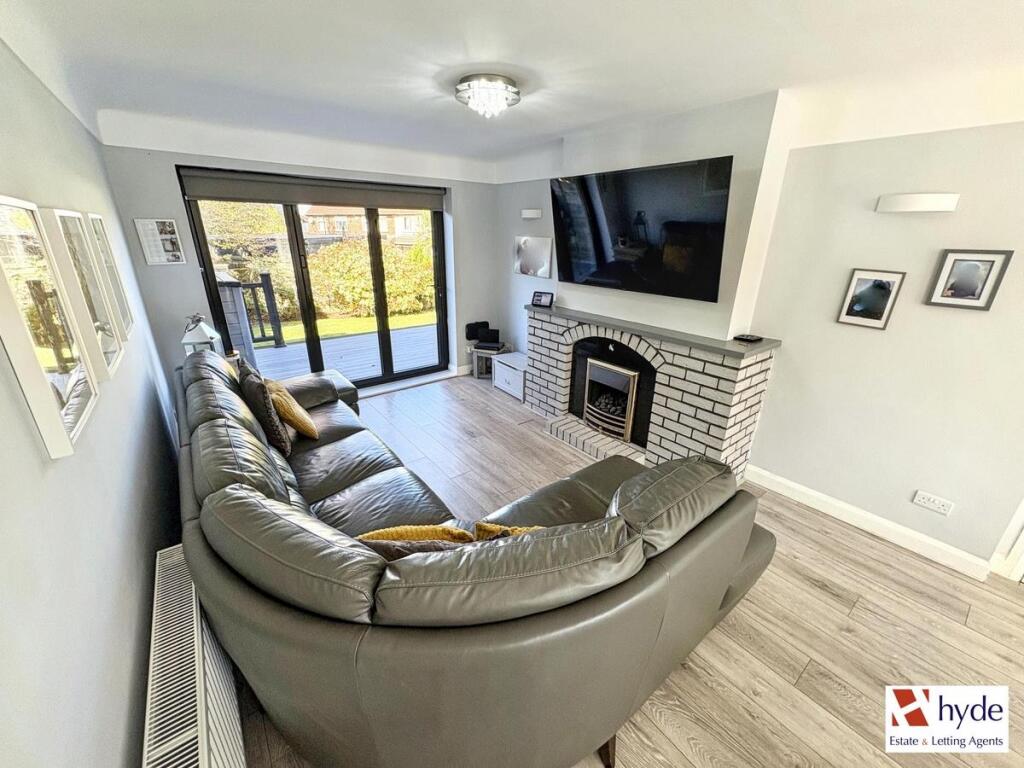 Alum Crescent, Sunnybank, Bury. BL9 8EA – pohled 2