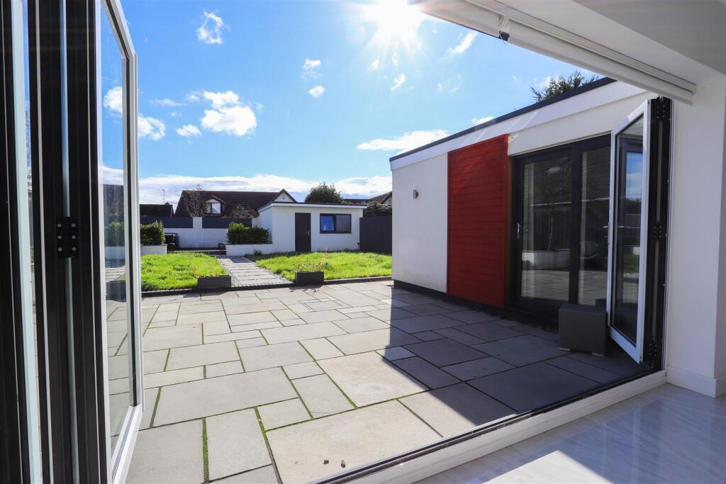 4-bed detached on Port Road West, Barry, £500,000