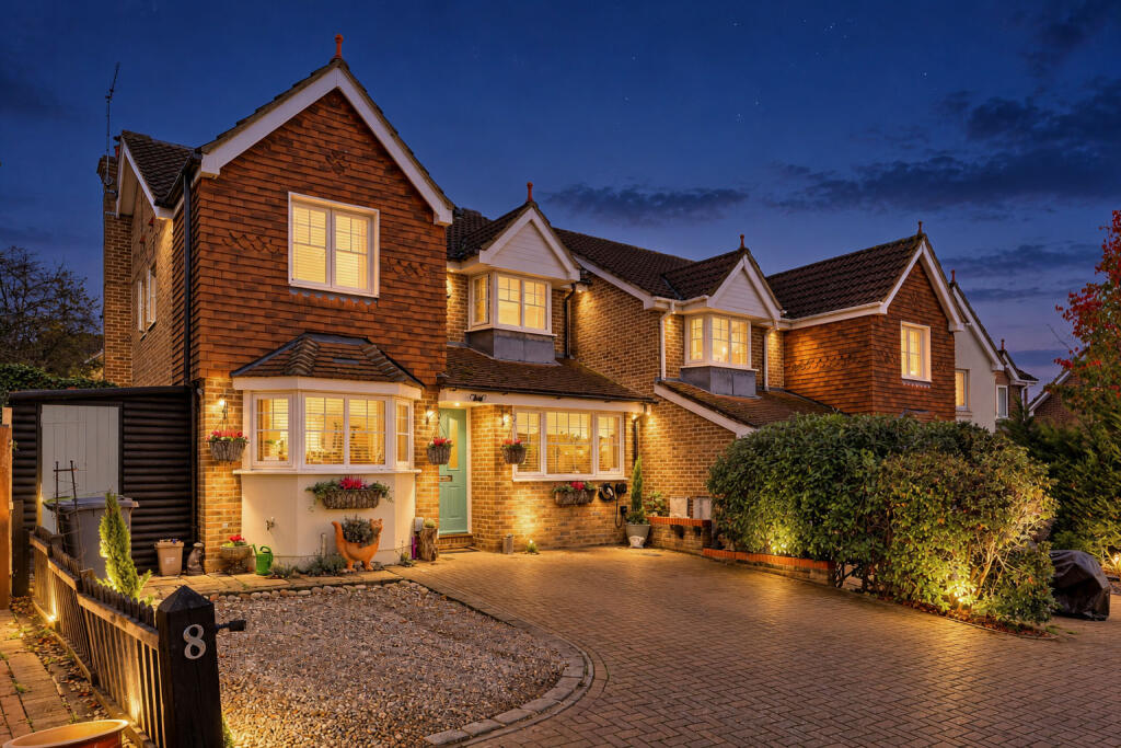 5-bed detached on Hobby Horse Close, West Cheshunt, EN7, £725,000