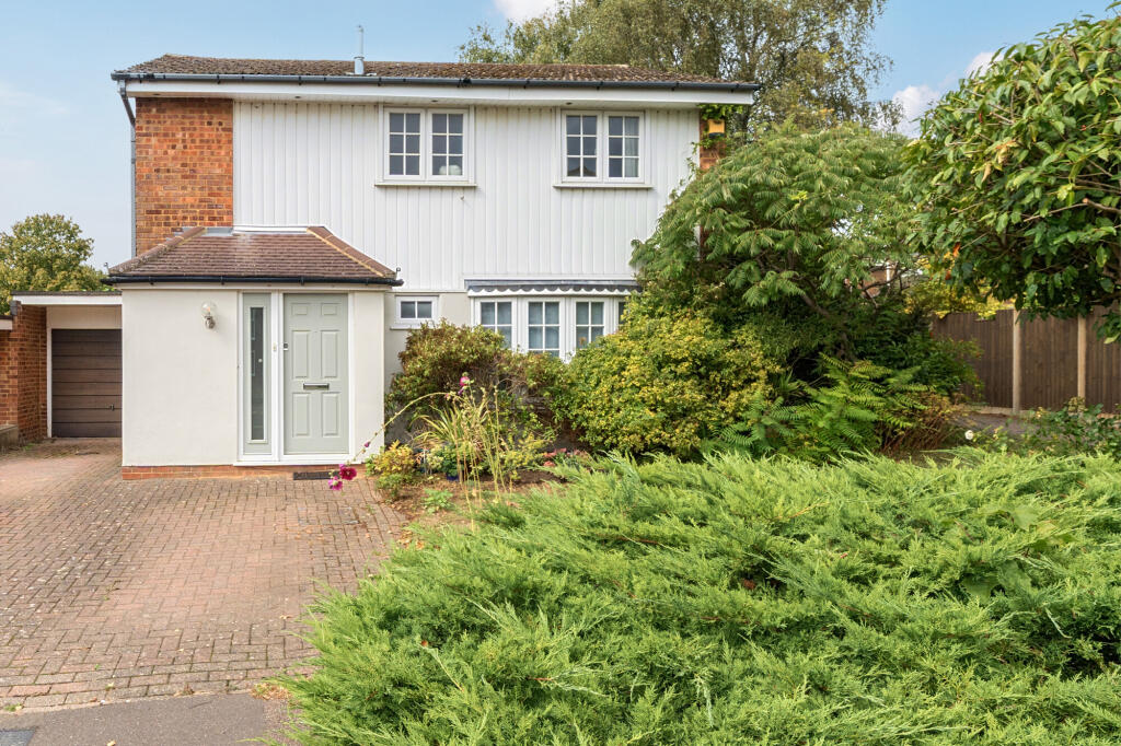 Main image of property: Flavian Close, St. Albans, AL3