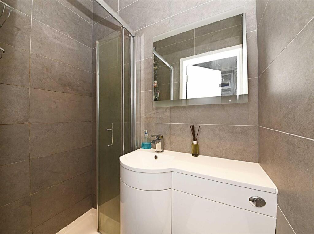 Apartment in London, North Finchley - View 4