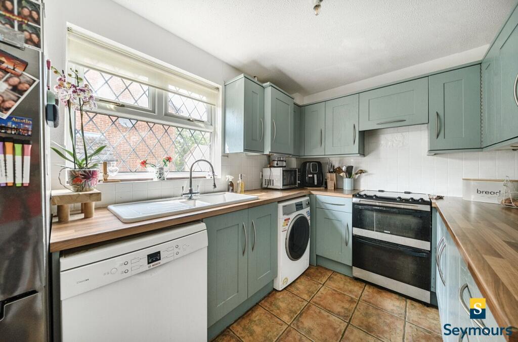 Speedwell Close, Merrow Park, Guildford, Surrey, GU4 photo 4