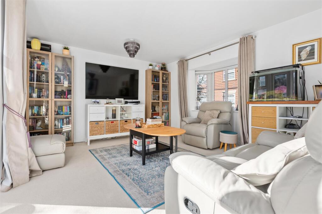 House in Stevenage, Stotfold - View 3