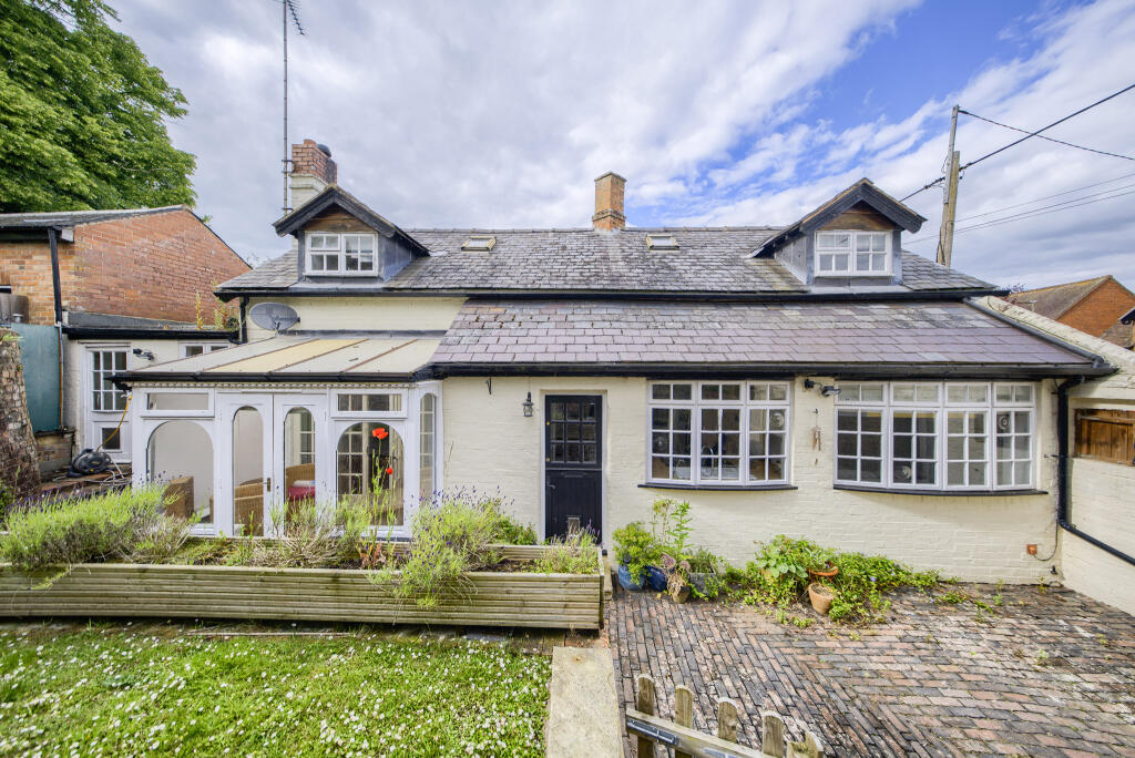 Main image of property: Wolverton, Snitterfield, Stratford-upon-Avon, CV37