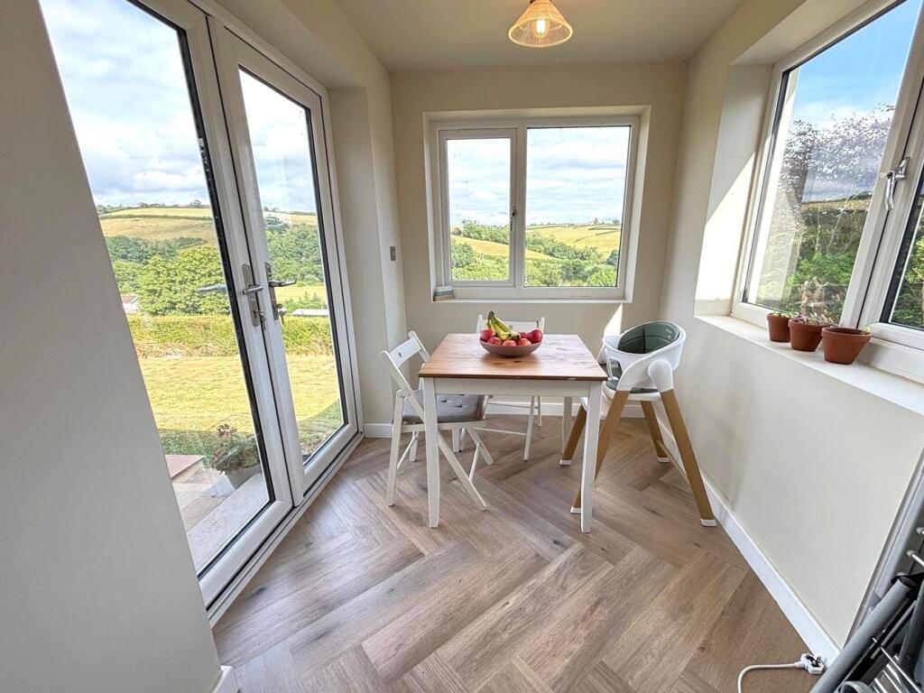 House in Swansea, Bronwydd - More