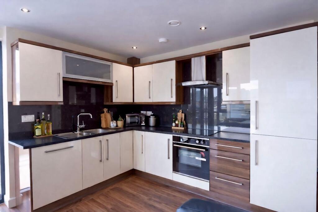 Apartment in Sheffield - View 3