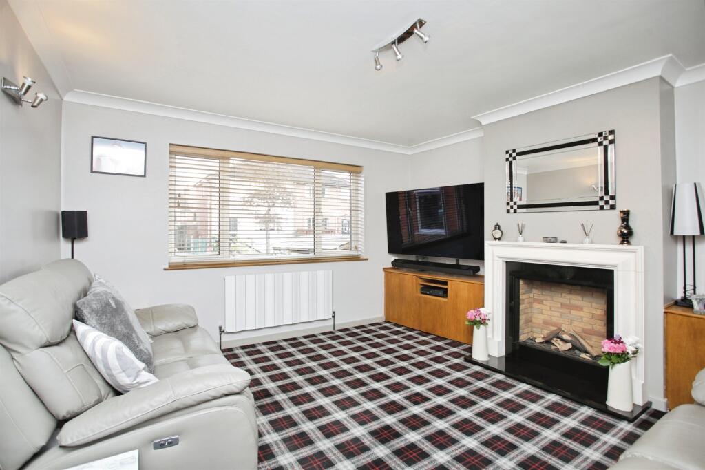 House in Rugby, Warwickshire - View 3