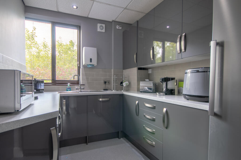 Main Kitchen 1/4