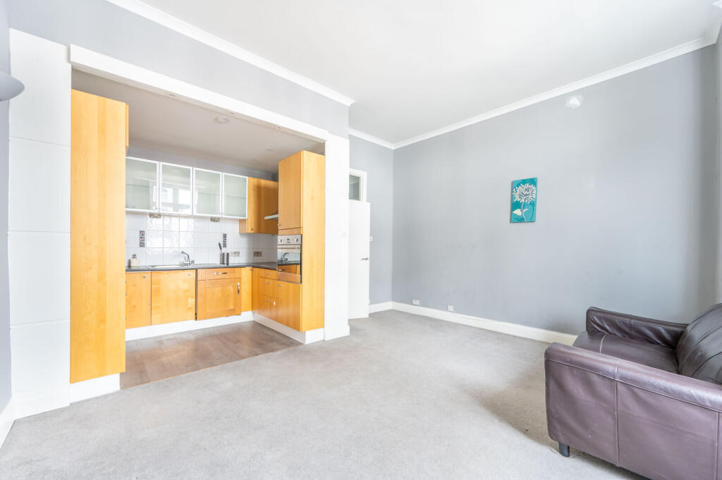Apartment in London - View 5