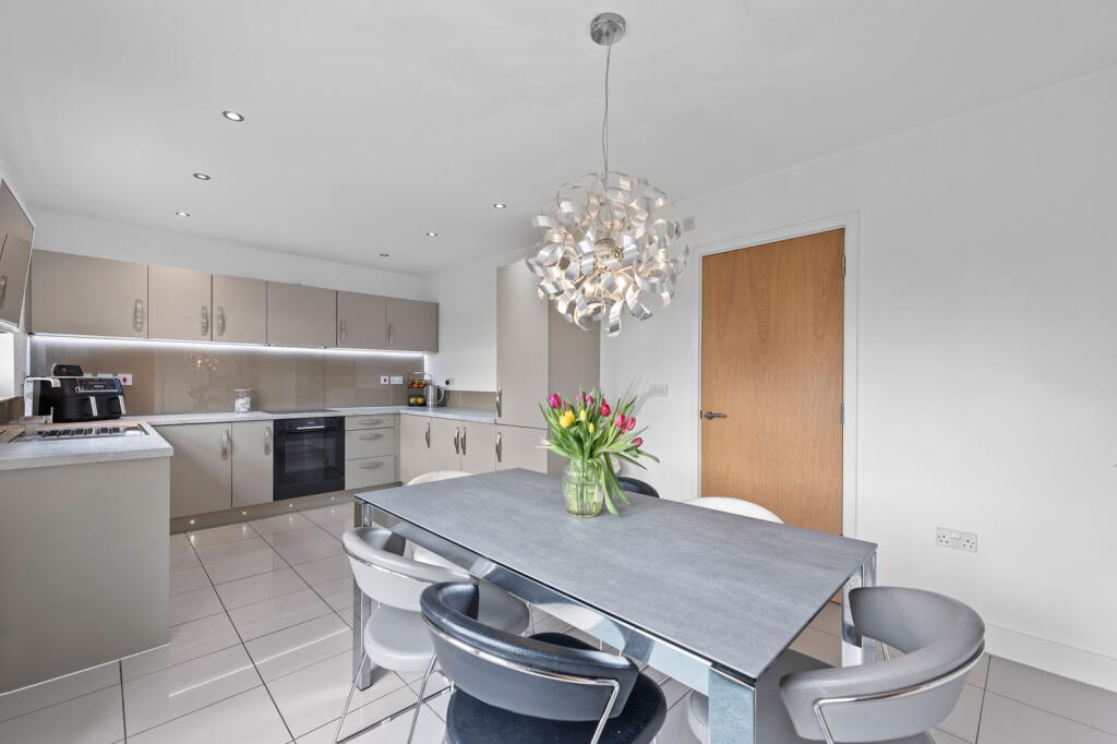 House in Rotherham, Wickersley - View 4