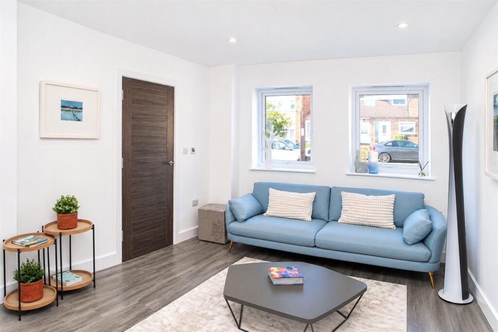 Crescent Road, Leigh-on-Sea, Essex, SS9 photo 4
