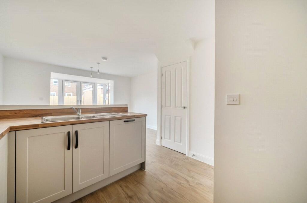 House in Finchampstead - More