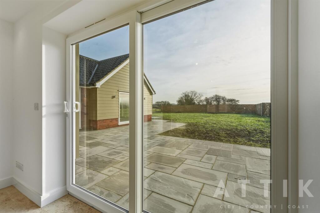 Hall Road, Brockdish photo 3
