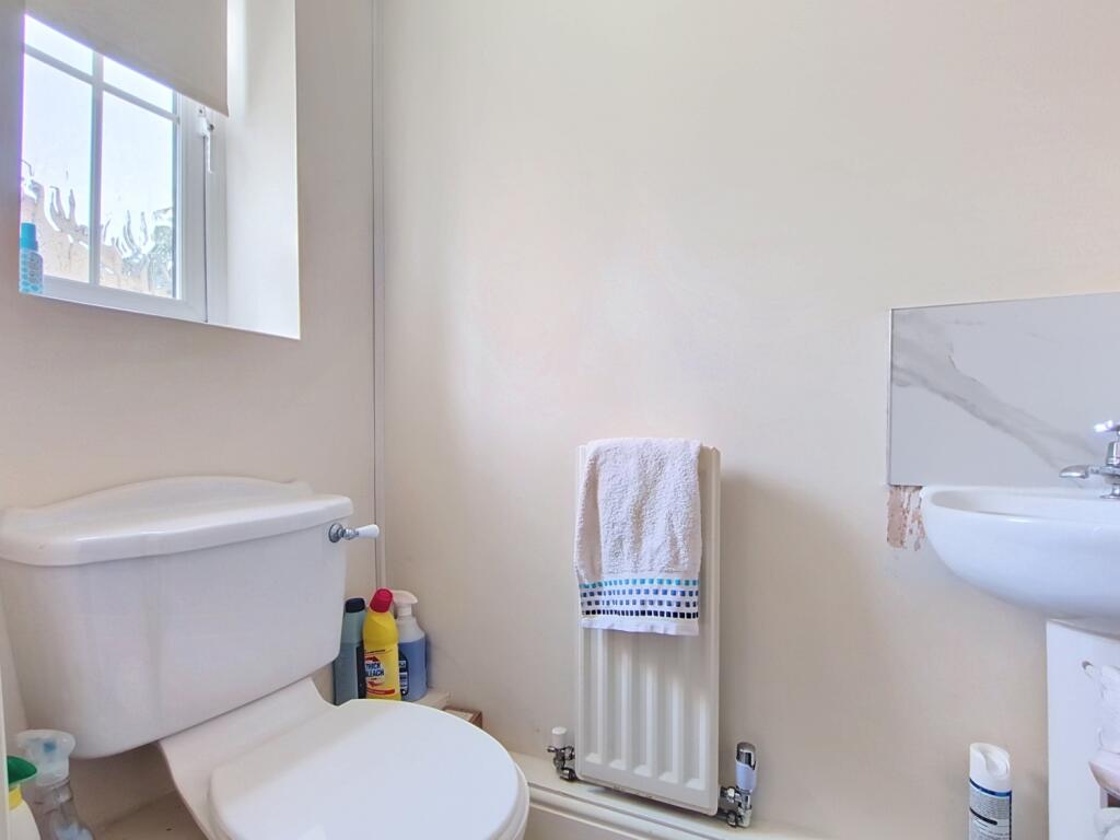 House in Kirklees, Hightown - View 5