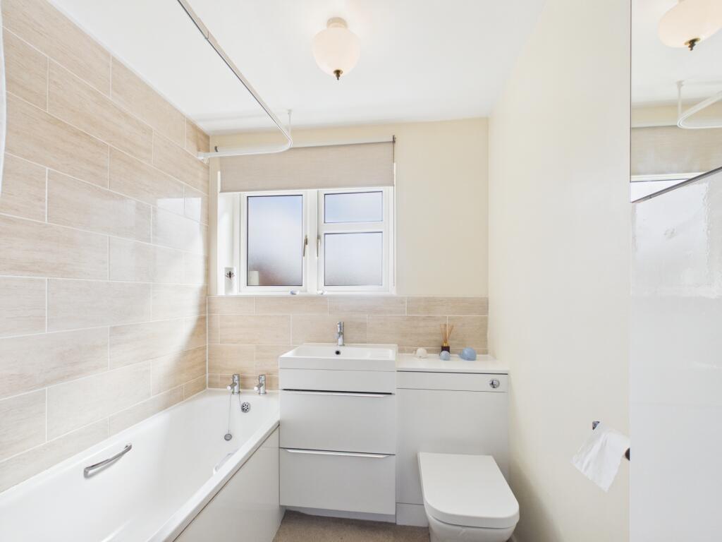 Apartment in Portsmouth - View 3