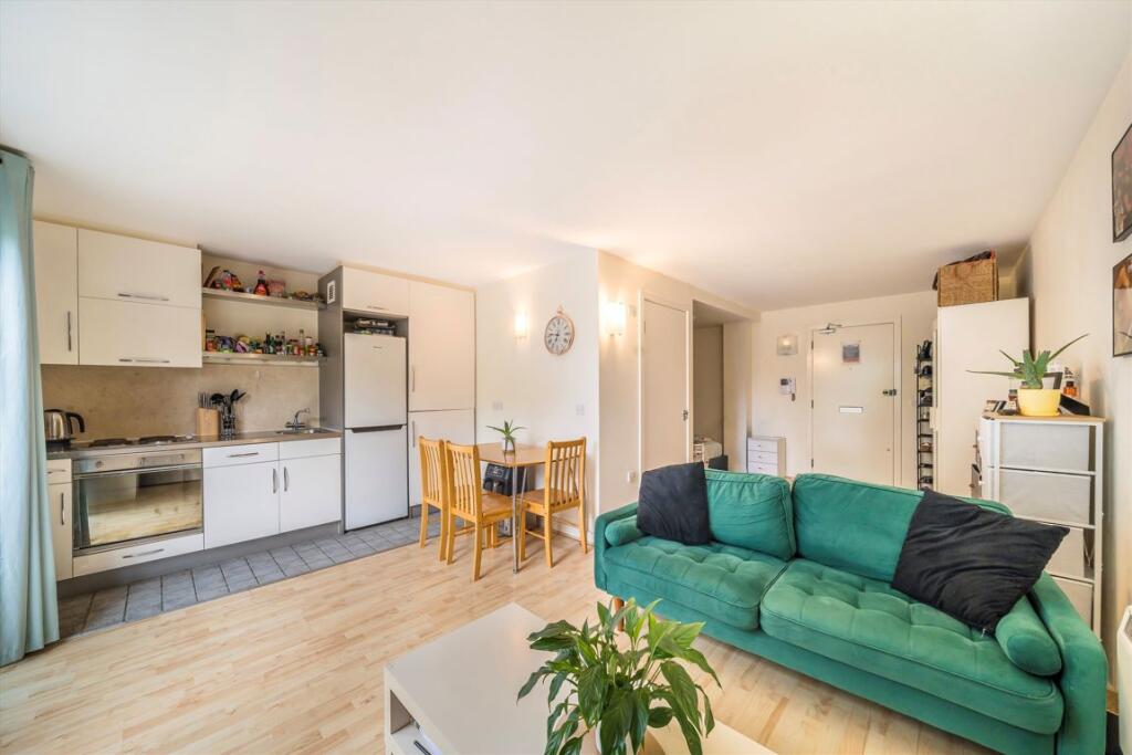 Main image of property: Deals Gateway, London