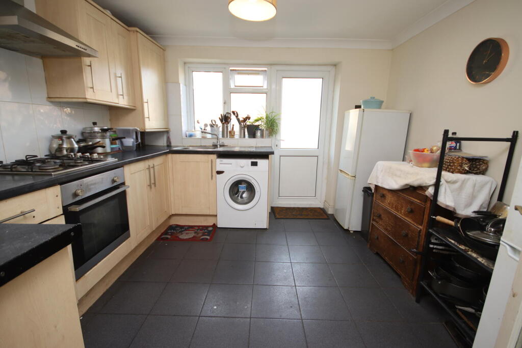 House in Slough - View 4