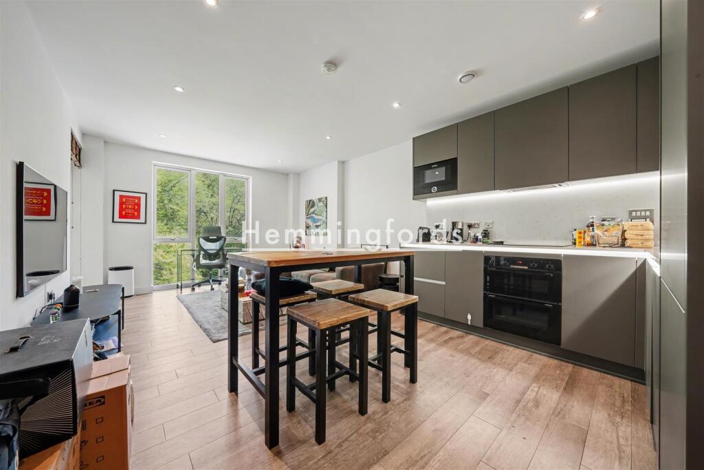 Main image of property: Bevenden Street, London, N1