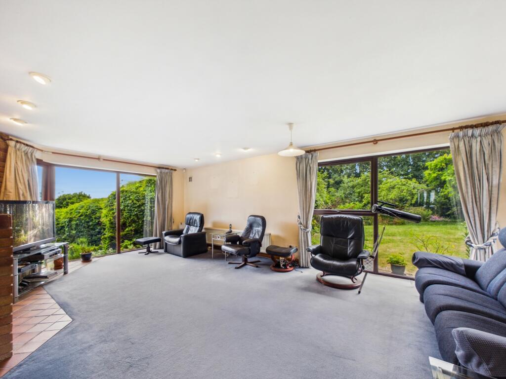House in Nottingham, Chilwell - View 3