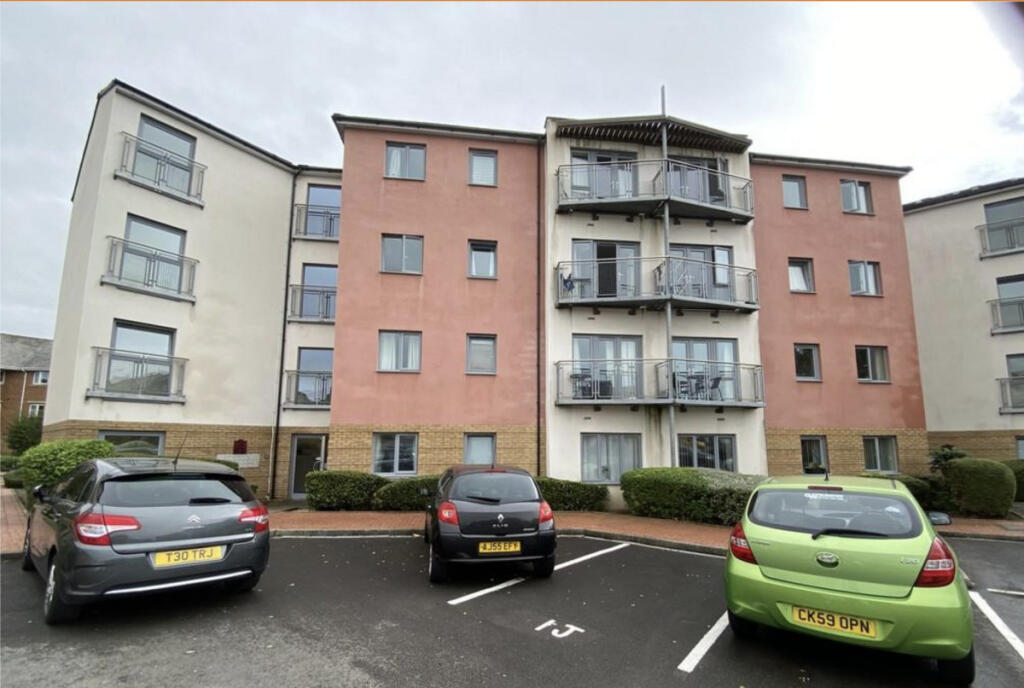 Main image of property: Rhodfa'r Gwagenni, Barry, CF63