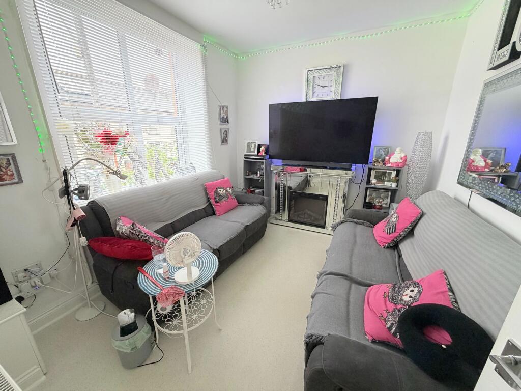 House in Cardiff, Aberaman South - View 5